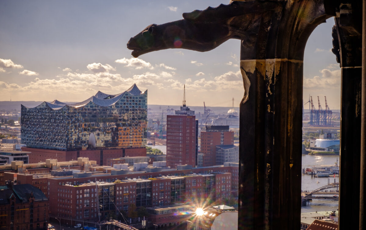 Elbphilharmonie aus der Nikolaikirche